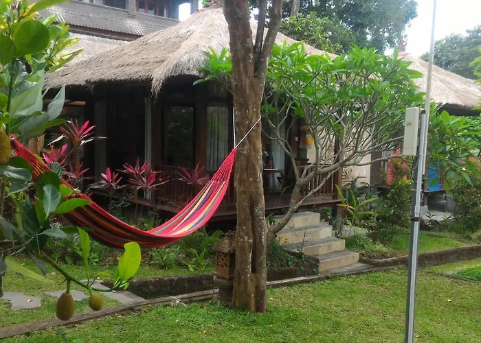 Konukevi Astawa House 3*